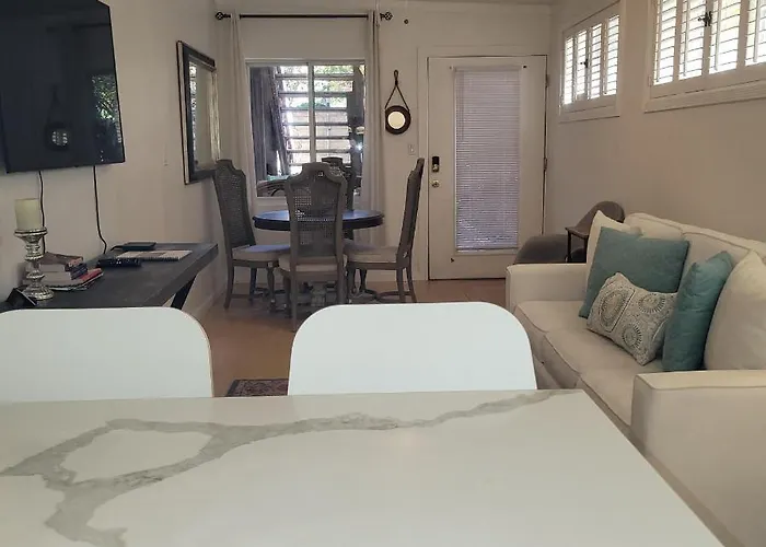 Desert Rose - Secluded One Bedroom In Old Town Scottsdale, Arizona *